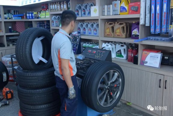 旗艦店配備目前正新轎車胎體系最完善、全面的技術(shù)支持服務(wù) 旗艦店配備目前正新轎車胎體系最完善、全面的技術(shù)支持服務(wù)