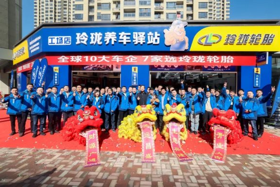 21家玲瓏店鋪同時(shí)在南昌開業(yè) 21家玲瓏店鋪同時(shí)在南昌開業(yè)