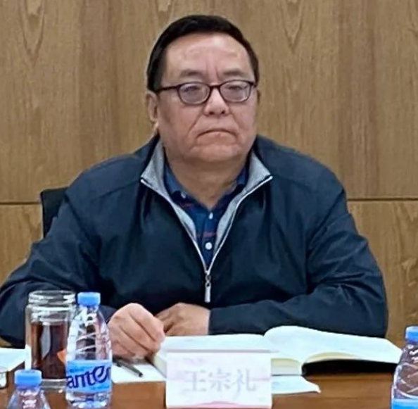 全國畜牧總站站長、中國飼料工業(yè)協(xié)會常務副會長兼秘書長 王宗禮 全國畜牧總站站長、中國飼料工業(yè)協(xié)會常務副會長兼秘書長 王宗禮