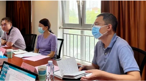 石化化工處在不到一個月的時間內連續收到中橡協兩份報告，一直從職能角度進行研究，并與相關司局進行溝通，開展了有關工作。