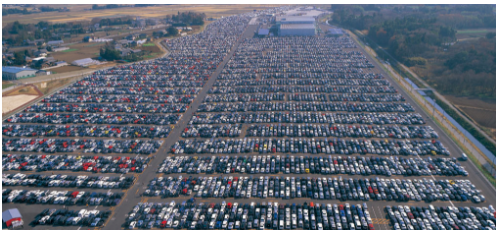 美國(guó)二手車年交易量穩(wěn)定在4000萬(wàn)至4500萬(wàn)輛之間,是新車銷量的3倍左右。 美國(guó)二手車年交易量穩(wěn)定在4000萬(wàn)至4500萬(wàn)輛之間,是新車銷量的3倍左右。