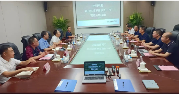 雙方的技術(shù)、制造、商務(wù)管理團(tuán)隊(duì),在隨后的交流會上進(jìn)行了深入溝通。 雙方的技術(shù)、制造、商務(wù)管理團(tuán)隊(duì),在隨后的交流會上進(jìn)行了深入溝通。
