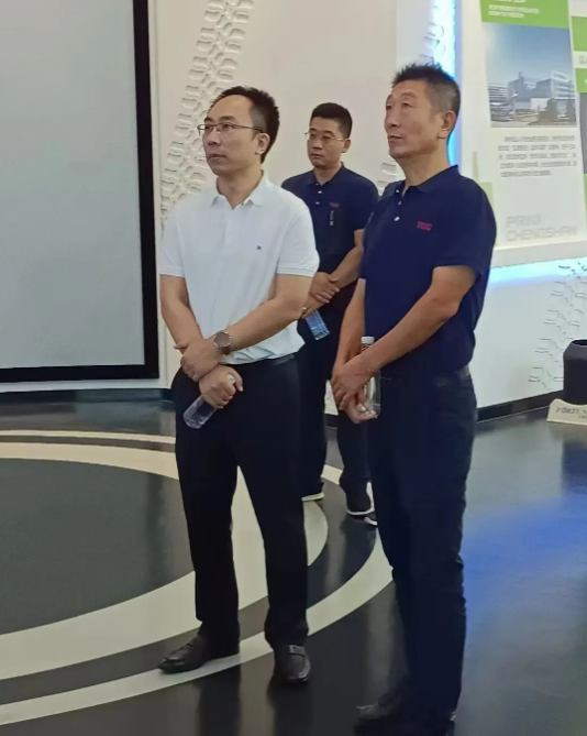 浦林成山總裁兼首席執(zhí)行官車寶臻、首佳科技制造有限公司董事長兼總經(jīng)理蘇凡榮,共同在協(xié)議書上簽字。雙方的全面合作,由此揭開了新的篇章。 浦林成山總裁兼首席執(zhí)行官車寶臻、首佳科技制造有限公司董事長兼總經(jīng)理蘇凡榮,共同在協(xié)議書上簽字。雙方的全面合作,由此揭開了新的篇章。