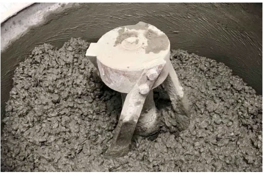 混凝土由3部分組成：水，將所有東西結合在一起的水泥，以及沙子或礫石等骨料。