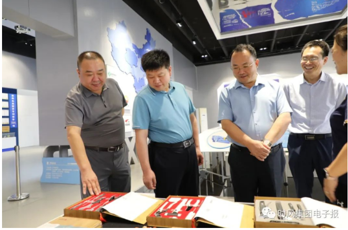 文登威力工具主營五金工具和工業風機環保設備兩大板塊，主要生產活扳手、管鉗、斷線鉗、套筒、大力鉗等系列產品，致力于專業級、工業級工具設計、研發和生產，集銷售、服務一體的集成供應商。
