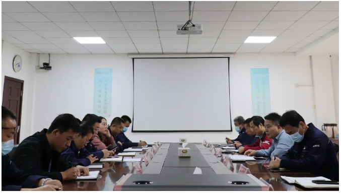 耐斯特炭黑公司將在加壓奮進中破解發(fā)展面臨的各種難題,在擔當實干中化解來自各方面的風險挑戰(zhàn)和巨大壓力,在高質(zhì)量發(fā)展的道路上再來一場比學趕超,勇?lián)姑Ⅴ謪枈^發(fā)、篤行不怠、團結(jié)奮斗,全力譜寫公司跨越發(fā)展的新篇章,為集團公司實現(xiàn)高質(zhì)量穩(wěn)健發(fā)展做出積極貢獻! 耐斯特炭黑公司將在加壓奮進中破解發(fā)展面臨的各種難題,在擔當實干中化解來自各方面的風險挑戰(zhàn)和巨大壓力,在高質(zhì)量發(fā)展的道路上再來一場比學趕超,勇?lián)姑Ⅴ謪枈^發(fā)、篤行不怠、團結(jié)奮斗,全力譜寫公司跨越發(fā)展的新篇章,為集團公司實現(xiàn)高質(zhì)量穩(wěn)健發(fā)展做出積極貢獻!