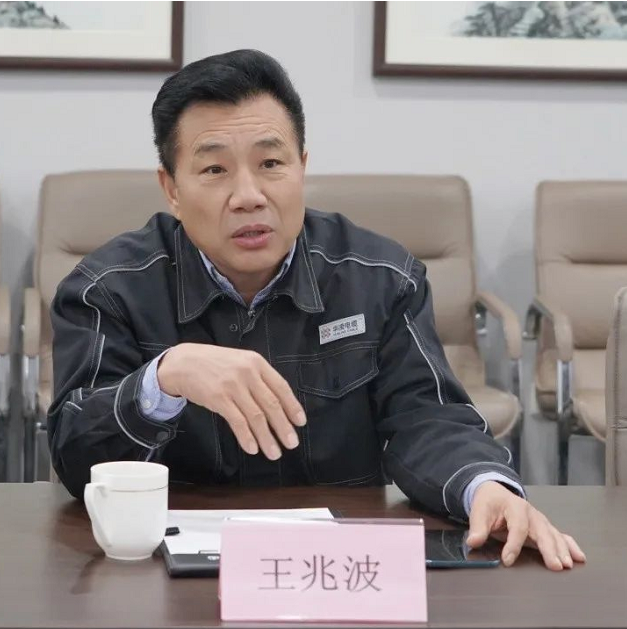 　王兆波表示非常感謝各位領(lǐng)導(dǎo)蒞臨華凌進(jìn)行指導(dǎo)，華凌將義不容辭的提供最好的資源、最好的幫助，積極參加社會(huì)正能量活動(dòng)，一同促進(jìn)章丘發(fā)展。