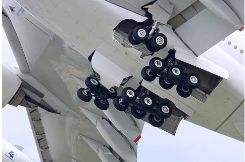 這款國際航線主力機(jī)型,將于2023年正式進(jìn)入日本航空系統(tǒng)。其全系列產(chǎn)品,配備“米其林Air X”飛機(jī)子午線輪胎。 這款國際航線主力機(jī)型,將于2023年正式進(jìn)入日本航空系統(tǒng)。其全系列產(chǎn)品,配備“米其林Air X”飛機(jī)子午線輪胎。