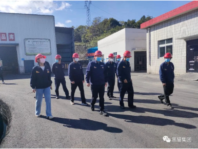 王耀強調，要強化政治自覺和責任擔當，層層壓實責任，抓實抓細防風險、保安全各項工作，切實織密織牢疫情防控和安全生產的“安全網”。要嚴格執行“疫情要防住、生產要安全”的工作方針，采取有力有效措施，真正做到“兩手抓”“兩手硬”。