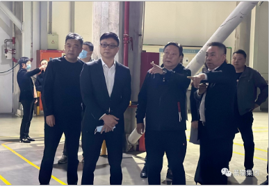 倪晟向王耀一行介紹了和澤醫藥發展歷程和運營模式，并表示和澤醫藥會充分發揮自身優勢，全力助力黑貓集團醫藥化工板塊做大做強。隨后，王耀向倪晟介紹黑貓集團目前醫藥化工板塊的發展情況及今后的發展方向。