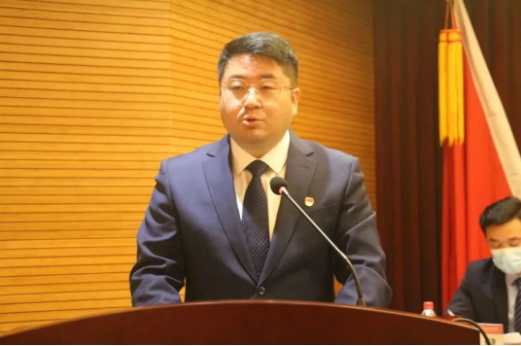 會(huì)上，公司總經(jīng)理、黨委副書(shū)記張航偉作題為《解放思想，改革創(chuàng)新，再接再厲，打造國(guó)內(nèi)一流特色突出的全產(chǎn)業(yè)鏈橡膠公司》的工作報(bào)告，全面回顧總結(jié)2022年工作，分析研判當(dāng)前形勢(shì)，謀劃部署2023年工作任務(wù)。