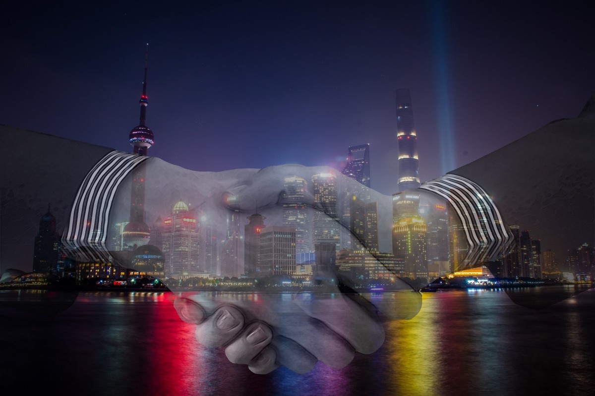 中國興達(dá)鋼簾線集團(tuán)和大陸集團(tuán)在興達(dá)鋼簾線(泰國)有限公司簽署了一份戰(zhàn)略合作協(xié)議。這項協(xié)議是雙方在全球鋼制品采購方面進(jìn)一步深化合作的重要舉措，也是興達(dá)鋼簾線在海外擴(kuò)張的又一重要里程碑。