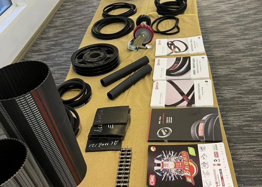 推廣會現場，鳳凰智造研究院詳細介紹了三力士高性能帶產品，為大家提供了更好的了解和認識。同時，BMG應用工程師樊強介紹了工業品產品，讓大家對皮帶之外的其他工業品更加滲透。