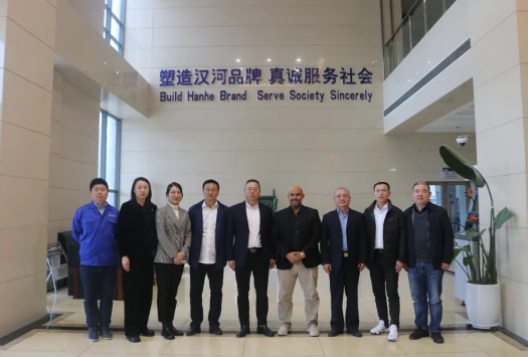 ACWA Power項目公司首席執行官Thamer、ACWA Power中國辦事處供應鏈主管，中能建國際建設集團項目代表于近日到訪了漢纜股份有限公司。漢纜股份總經理張林軍、副總經理朱浩及各部門主要負責人在公司本部接待到訪一行，并展開座談交流。