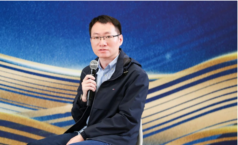 據中策橡膠的相關人士表示，這種商業模式轉變的背后離不開數字化技術的支持。通過數字化技術的應用，中策橡膠可以更好地了解客戶使用輪胎的情況，并根據不同的使用場景和路況來匹配不同的輪胎，以實現更好的客戶體驗和服務。此舉也標志著中策橡膠在數字化技術領域的領先地位，引領整個行業進入數字化轉型的新高地。