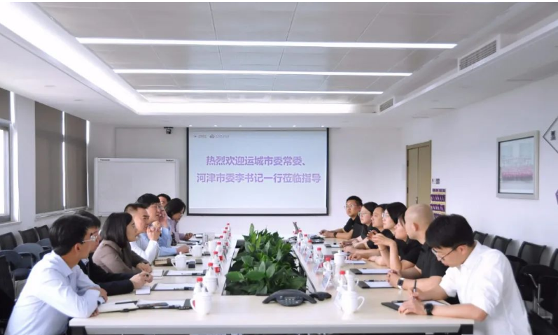 據了解，李曉武一行在現場聽取了黑貓股份特種炭黑事業部關于經營發展、戰略布局、市場開拓以及技術研發等方面的情況介紹。在聽取過程中，他們對企業的經營戰略、團隊素質以及行業影響力等方面給予了充分肯定。與此同時，李曉武還向企業介紹了河津市良好的政商環境，并表達了對企業良好發展的期望和支持。