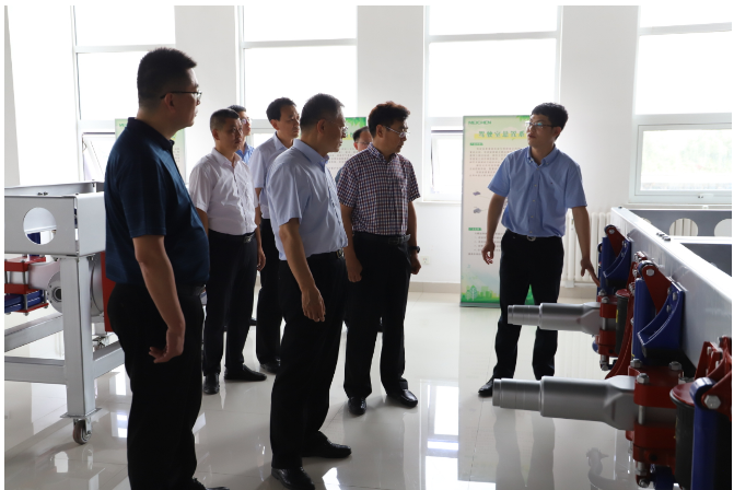 美晨工業(yè)集團(tuán)面臨著新形勢和新要求，他們表示將以嶄新的姿態(tài)和動力，凝心聚力、攻堅克難。他們秉持著"服務(wù)客戶、創(chuàng)造價值"的理念，夯實產(chǎn)業(yè)發(fā)展基石，堅定地錨定戰(zhàn)略發(fā)展目標(biāo)，以實現(xiàn)企業(yè)的高質(zhì)量快速發(fā)展。