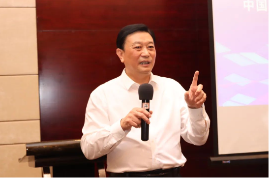 中國涂料工業協會會長劉普軍在會上發表了致辭，對中國涂料行業的前景充滿信心，并強調了涂料行業在中華民族的偉大復興中的重要角色。