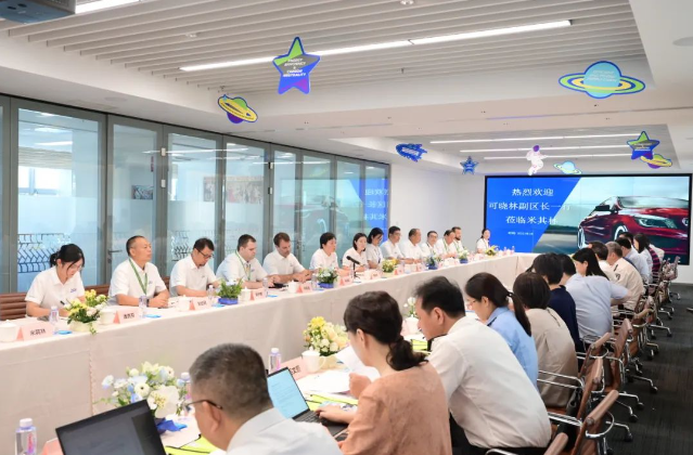 可曉林副區長提到，目前米其林輪胎一期工程已竣工驗收，項目二期工程要在一期的基礎上，打造“超級靈活的綠色、智能、可持續的未來工廠”，各相關部門要做好政策解答，與企業共同研究，合力推動項目平穩有序開展。