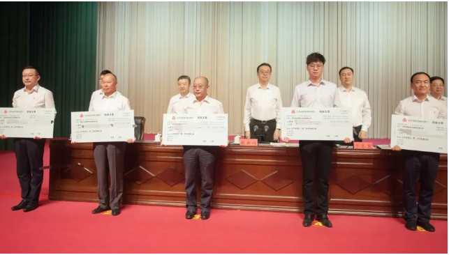 軟控股份憑卓越裝備摘得省級榮譽，引領行業先鋒