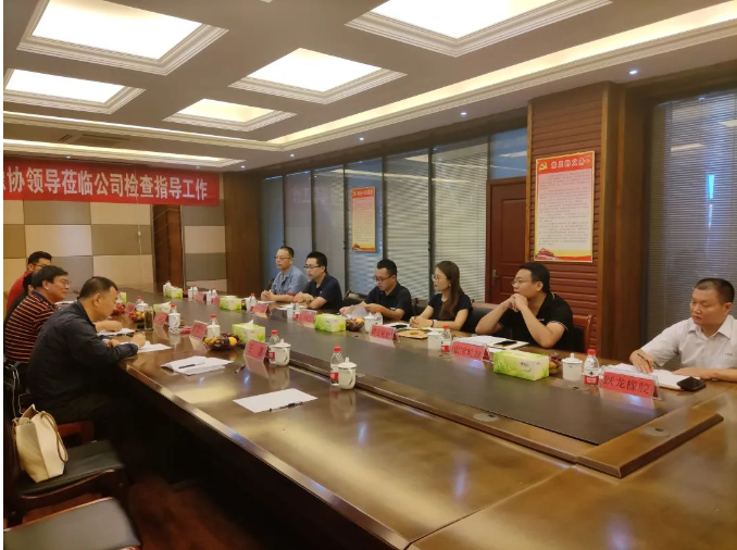各調(diào)研企業(yè)匯報(bào)了近三年(2020-2022)以及今年1-8月份的生產(chǎn)經(jīng)營(yíng)情況，同時(shí)也分享了外貿(mào)出口過(guò)程中遇到的各種困難。值得一提的是，行業(yè)內(nèi)普遍存在的問(wèn)題包括外匯管制、美元短缺導(dǎo)致客戶(hù)付款延遲，對(duì)整體業(yè)務(wù)運(yùn)營(yíng)造成影響，同時(shí)也面臨著用工難、原材料價(jià)格波動(dòng)較大以及一些國(guó)家和地區(qū)認(rèn)證成本上漲的挑戰(zhàn)。