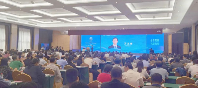 萬(wàn)正峰：濮陽(yáng)市創(chuàng)造“三度”環(huán)境，助力涂料企業(yè)舒心創(chuàng)業(yè)