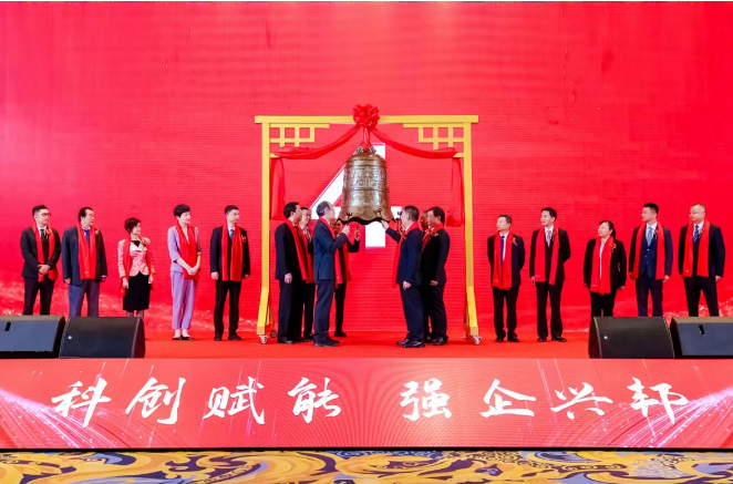 科強(qiáng)股份作為一家專注于高性能特種橡膠制品的企業(yè)，多年來深耕于光伏和軌交設(shè)備等領(lǐng)域，積累了獨(dú)特的競(jìng)爭(zhēng)優(yōu)勢(shì)和品牌影響力。此次上市不僅是對(duì)其過去多年經(jīng)營(yíng)成果的肯定，也是企業(yè)邁向資本市場(chǎng)的一次重大轉(zhuǎn)型，為企業(yè)注入了更強(qiáng)的活力和動(dòng)力。