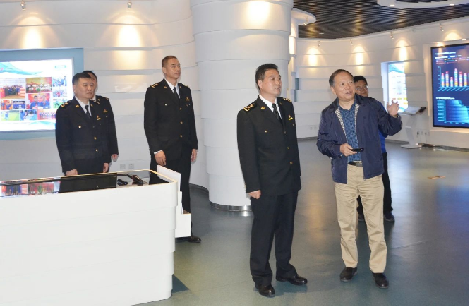 天津海關黨委紀檢組組長、黨委委員沈善庚于11月2日蒞臨賽象集團展開考察訪問。賽象集團董事長張建浩親自接待了這次重要的訪問團隊，而天津海關監察室副主任陶志國、南開海關黨委書記關長李承春、天津海關黨委第八派駐紀檢組組長賈靖、南開海關辦公室主任李欣毅也陪同參觀。賽象科技副總經理張繼梁和副總經理王紅軍也參加了接待活動。
